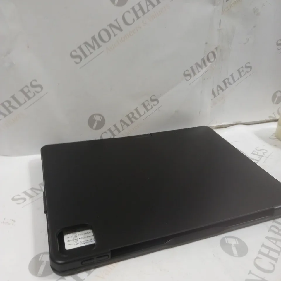 BOXED BLUETOOTH KEYBOARD WITH IPAD CASE 