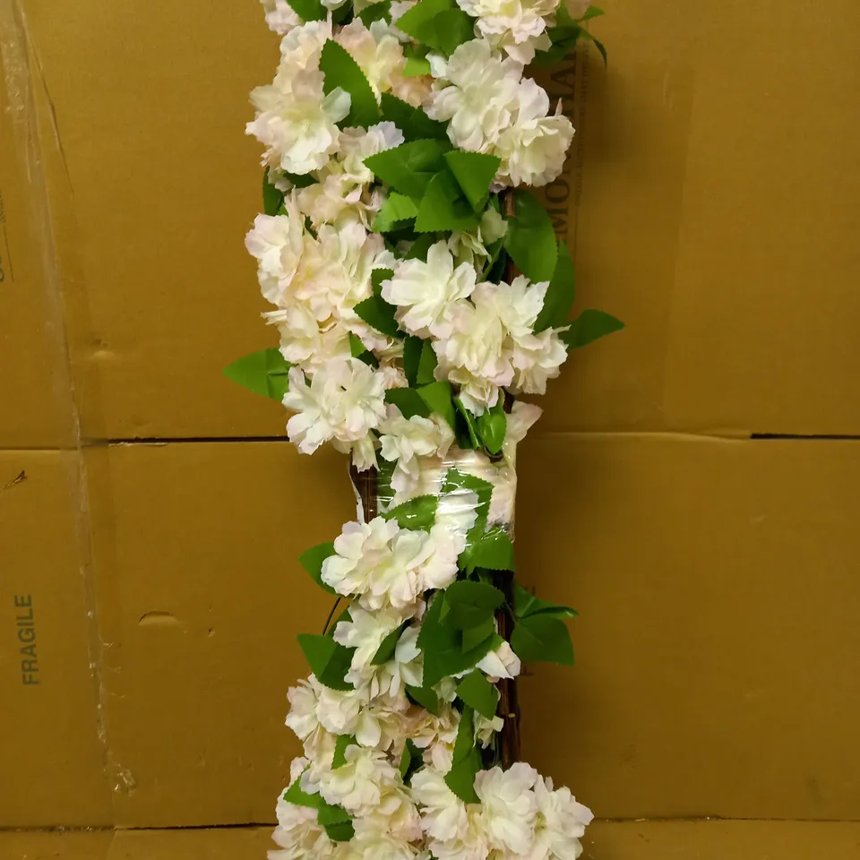 CHERRY BLOSSOM TRELLIS 180 X 60 CM  RRP £32.99