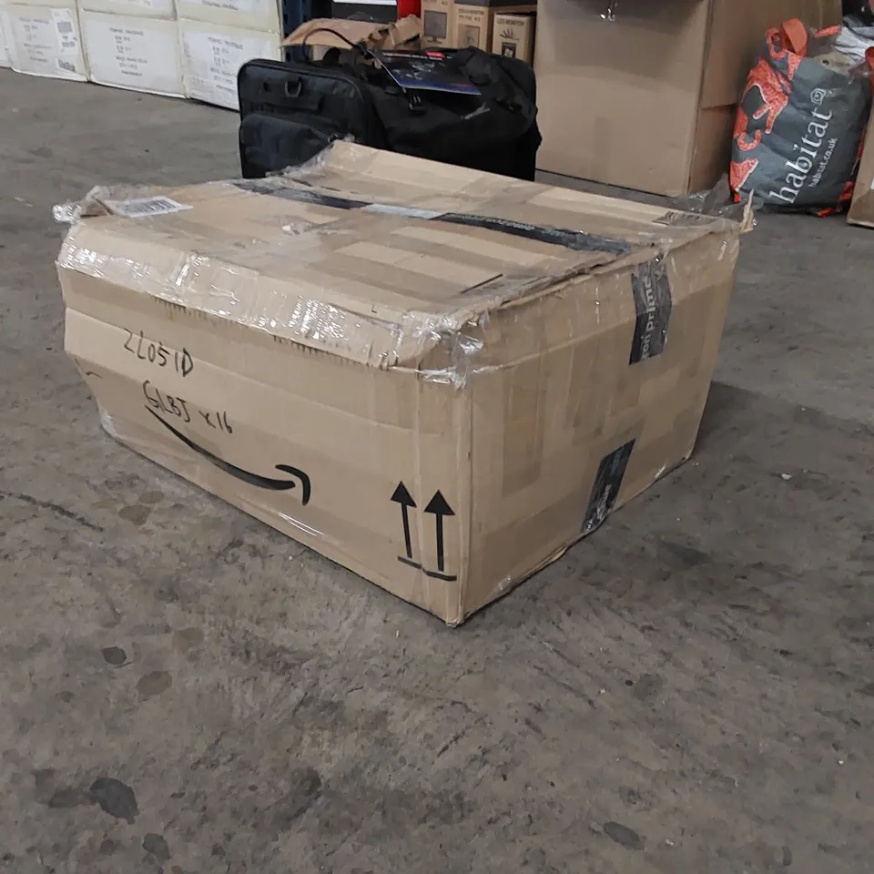 BOX OF BRAND NEW HB053 4 PORTS USB HUBS // QUANTITY UNSPECIFIED (1 BOX)
