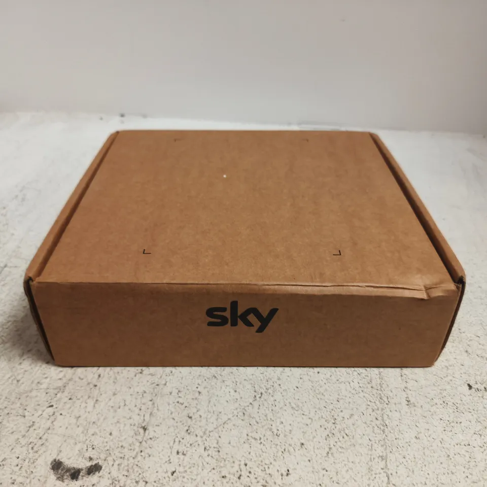 SKY GLASS IP061-EF-ANT STREAM PUCK