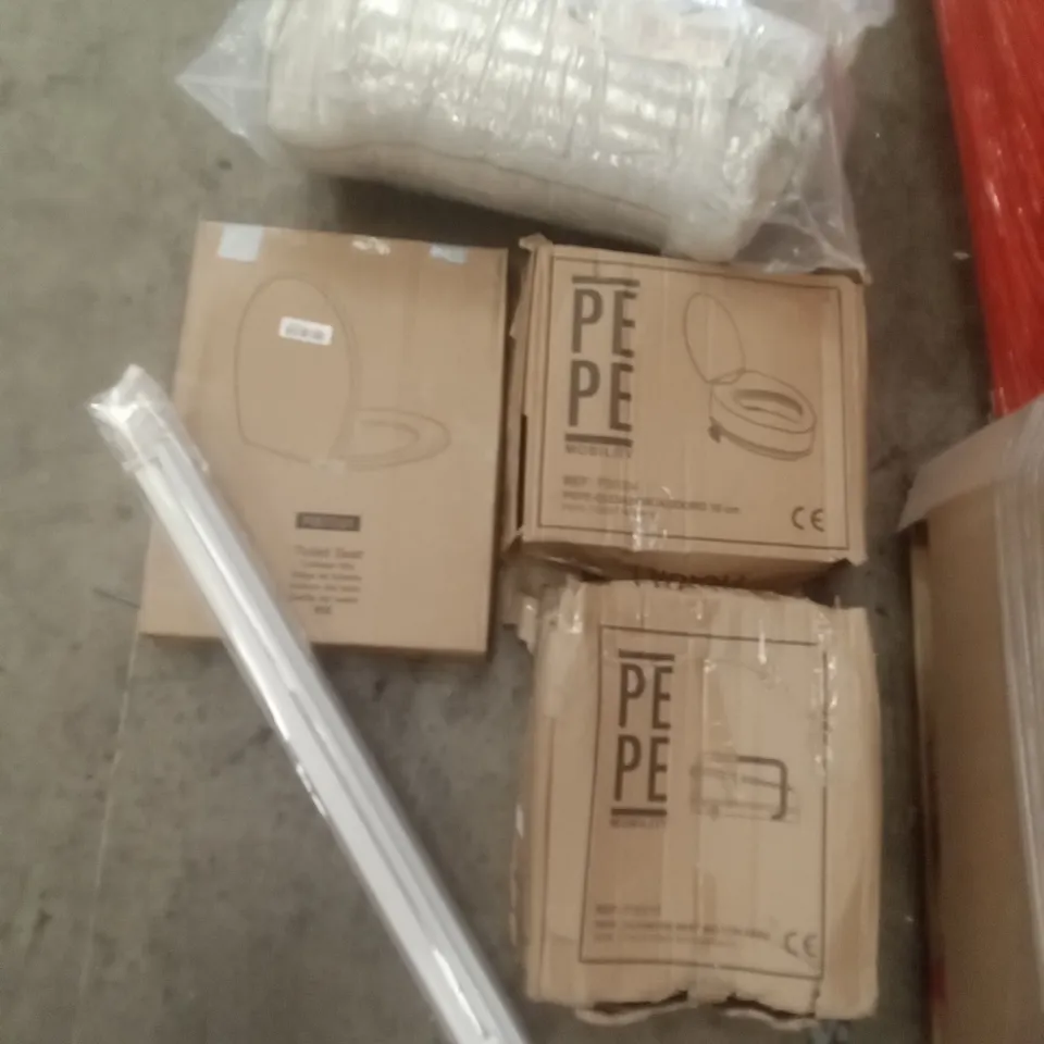 PALLET OF ASSORTED ITEMS INCLUDING  TOILET SEAT, PEPE TOILET RISER 4", PEPE TOILET RISER WITH HANDLES, ROLLER BLIND, URBLAPOW WEDGE PILLOW