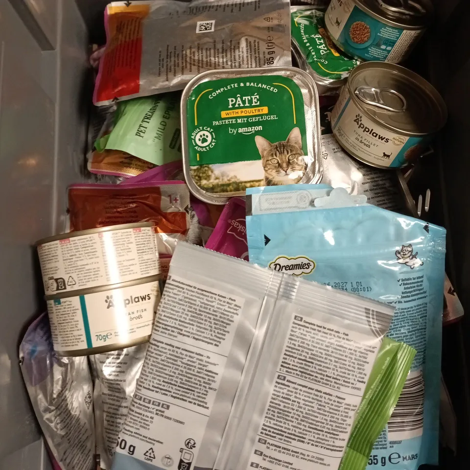 APPROXIMATELY 20 ASSORTED CAT FOOD PRODUCTS TO INCLUDE TREATS, PATE, MEAL CANS ETC