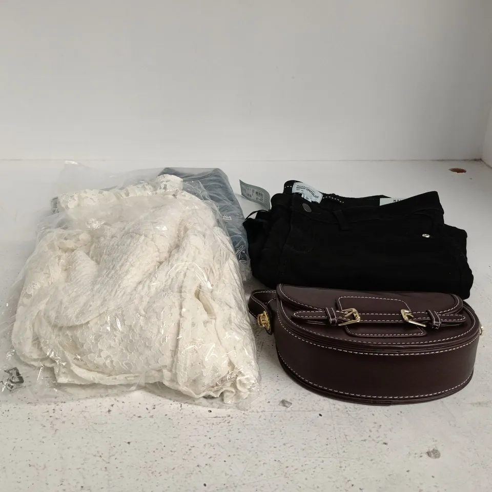 BOX OF APPROXIMATELY 25 ASSORTED CLOTHING ITEMS TO INCLUDE RIVER ISLAND JEANS, SMALL BROWN BAG ETC