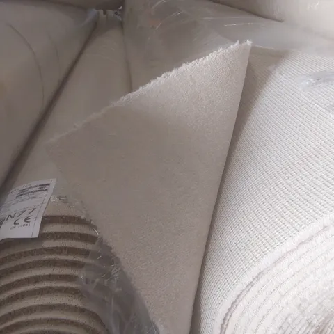 ROLL OF QUALITY MAYFAIR GRECIAN WHITE AB CARPET // SIZE: APPROX 4 X 27.98m