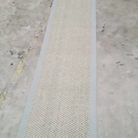 QUALITY DESIGNER AREA RUG - APPROXIMATELY 240X60CM