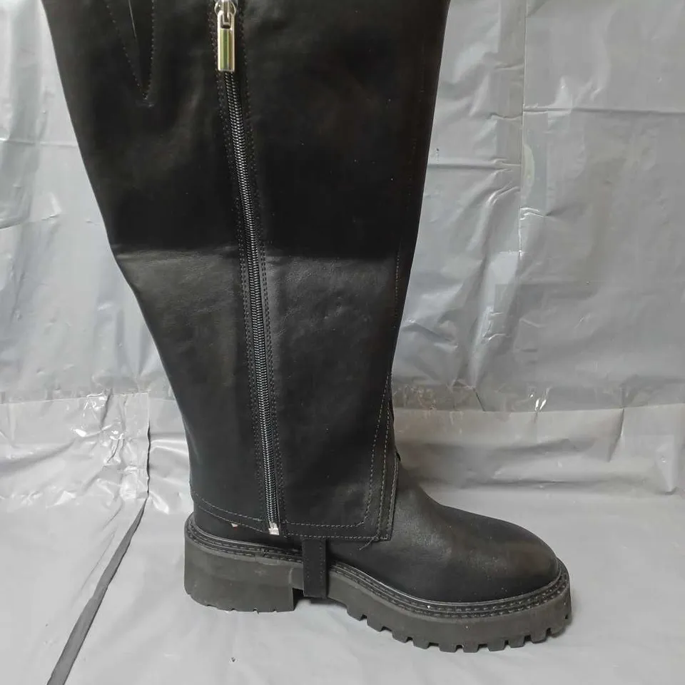 RIVER ISLAND BUCKLE DETAIL HIGH LEG BOOT - BLACK - 7 RRP £76