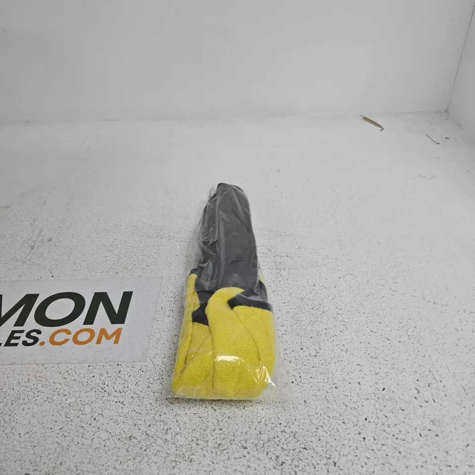 BOX OF APPROXIMATELY 15 FOLDABLE CAR SUN UMBRELLAS