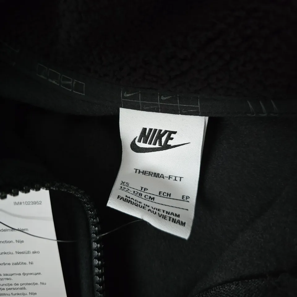NIKE KIDS THERMAFIT HOODED ZIP JACKET IN BLACK - XS