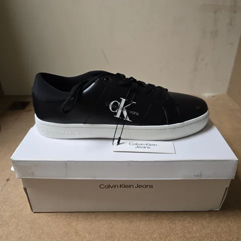 CALVIN KLEIN JEANS TRAINERS – BLACK, UK 12