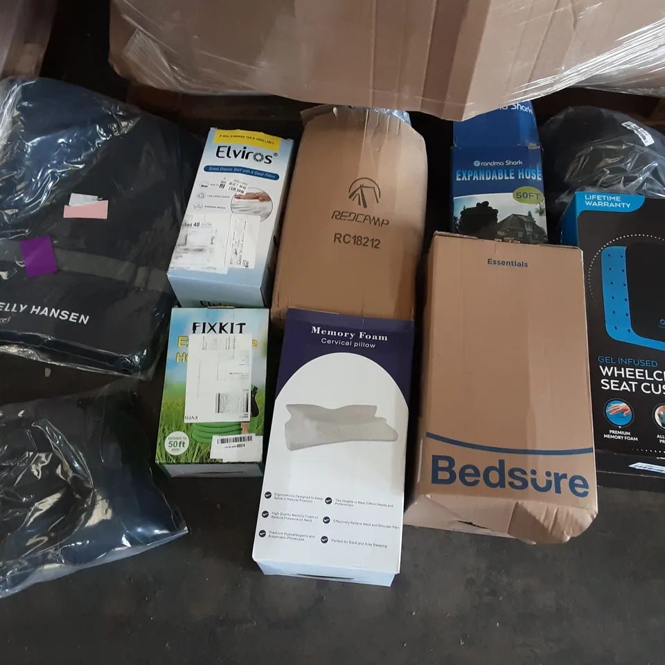 PALLET OF ASSORTED PRODUCTS TO INCLUDE BEDSPREAD ESSENTIALS, INFINITE GEL INFUSED WHEEL CHAIR SEAT CUSHION, ELVIROS MEMORY FOAM PILLOW, FIXKIT EXPANDABLE HOSE,  COVACURE, REDCAMP