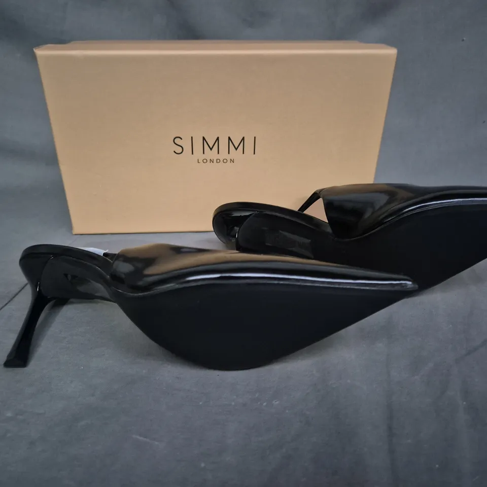 BOXED PAIR OF SIMMI LONDON BLACK LAYLIN UK 4