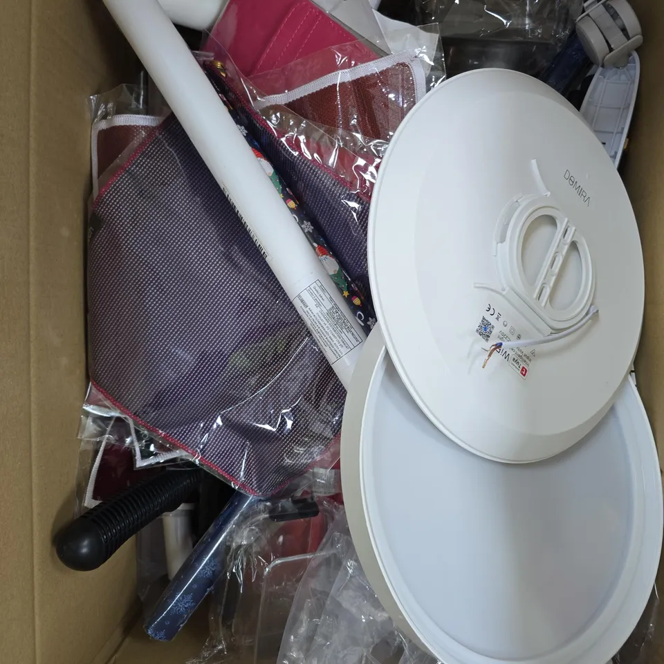 APPROXIMATELY 20 ASSORTED HOUSEHOLD PRODUCTS TO INCLUDE LED LIGHTS, WRAPPING PAPER, 3D LAMP ETC 