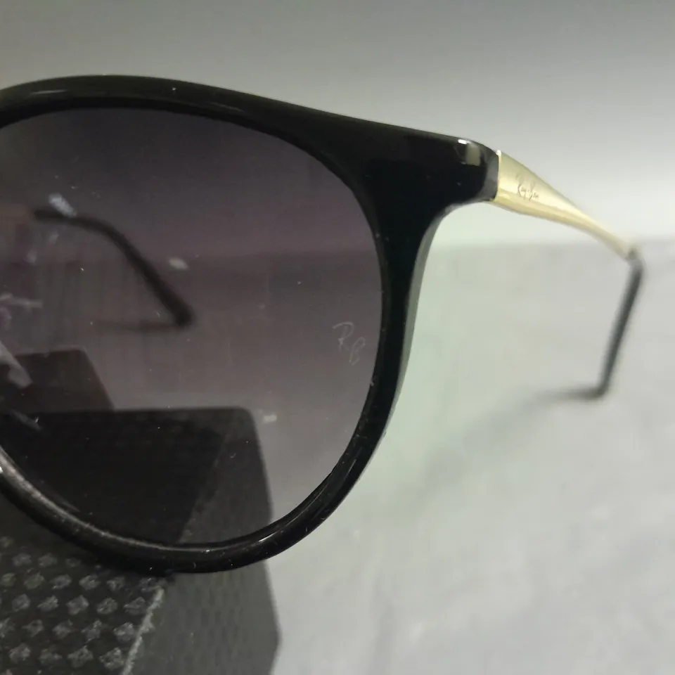 BOXED PAIR OF RAY BAN TECH GLASSES