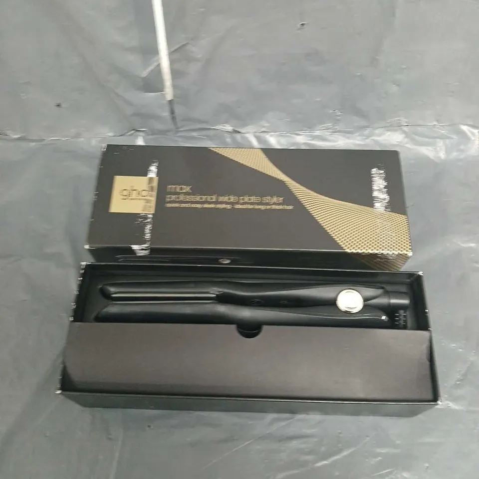 BOXED GHD MAX - WIDE PLATE HAIR STRAIGHTENER - BLACK RRP £209