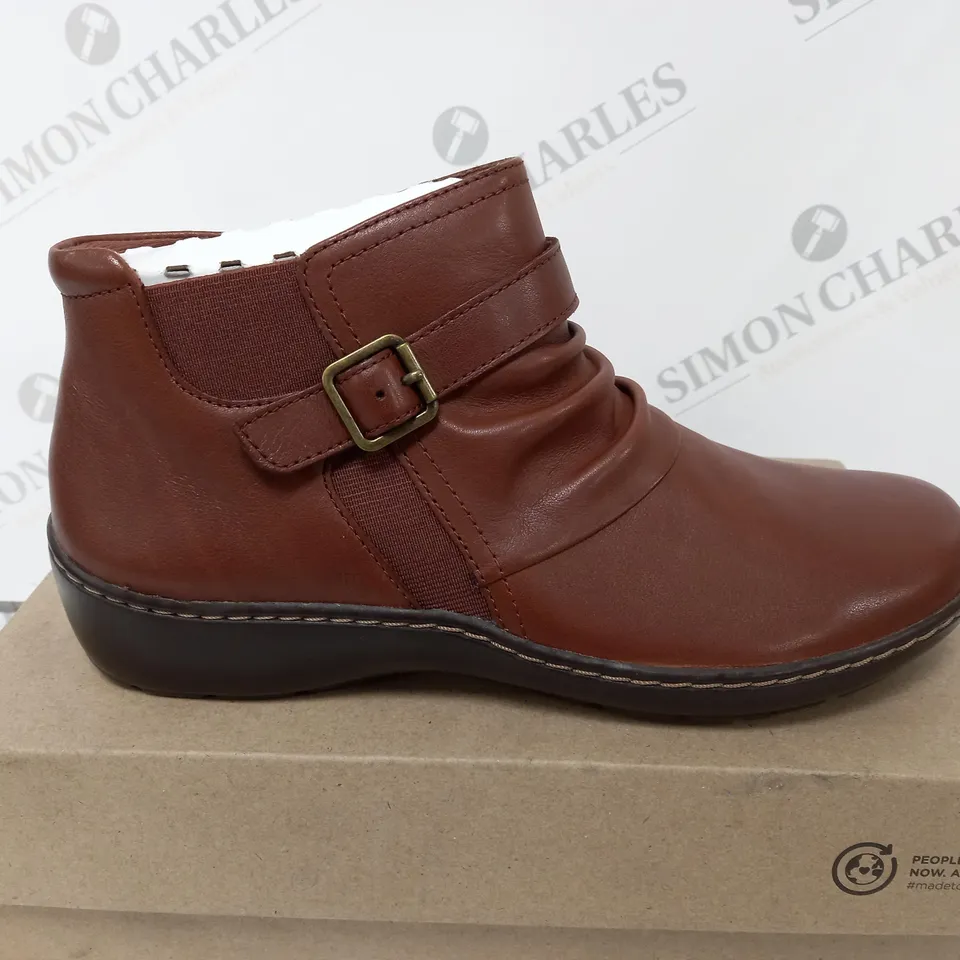 BOXED CLARKS CORA ROUCHED BOOTS IN DARK TAN LEA - UK 6