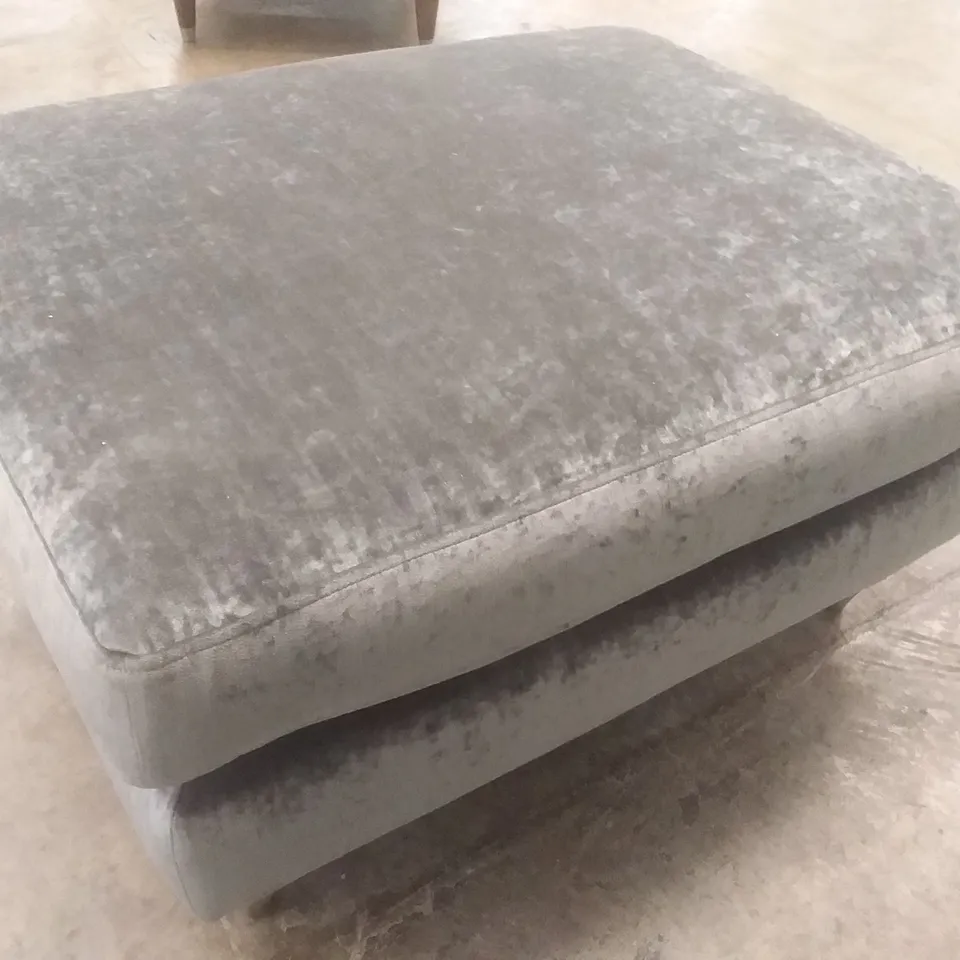 QUALITY BRITISH DESIGNER LOUNGE CO. FOOTSTOOL GREY PLUSH FABRIC