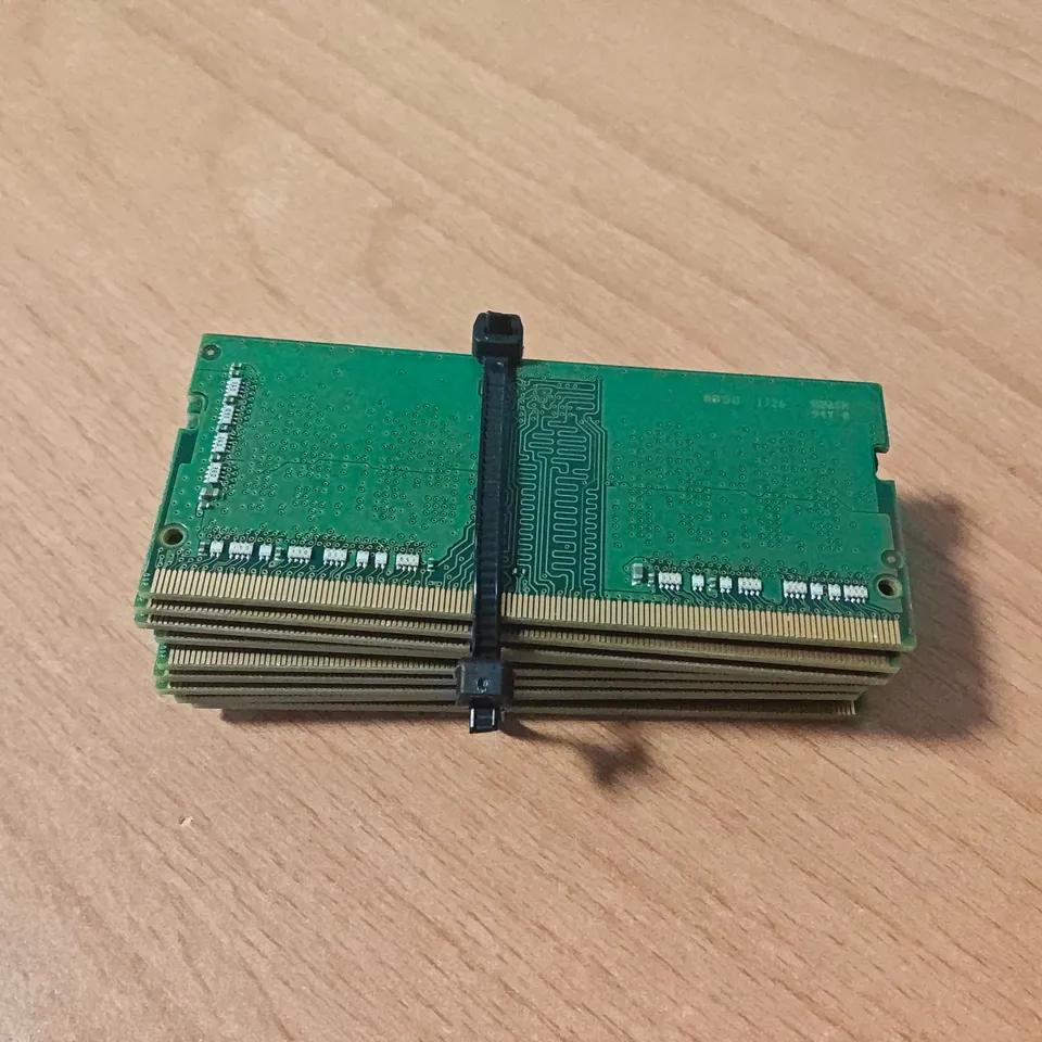 LOT OF 9 SAMSUNG 4GB 1RX16 PC4-2400T LAPTOP RAM - K0JD00073220161D3C