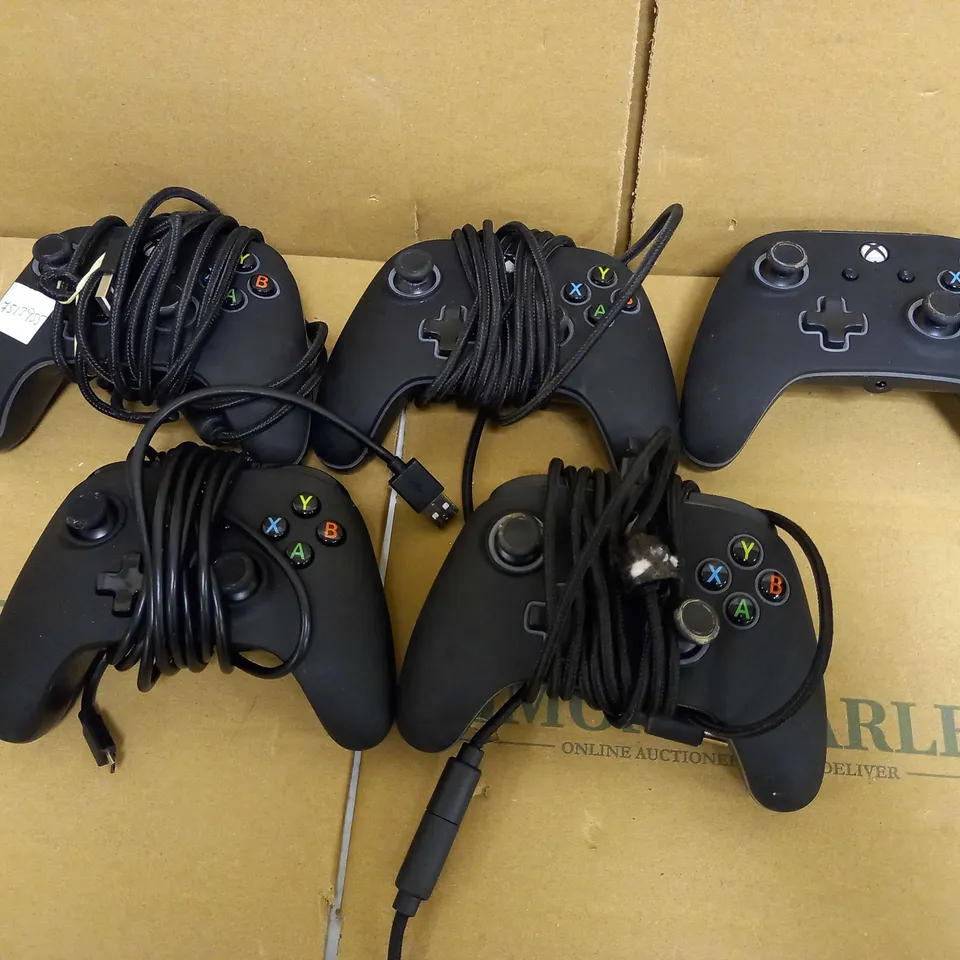 LOT OF 5 XBOX GAMEPADS (BLACK)