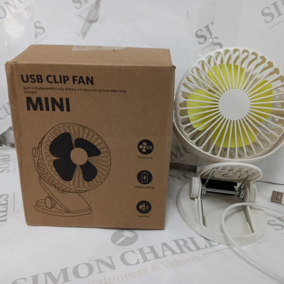 BOXED USB MINI CLIP FAN IN WHITE
