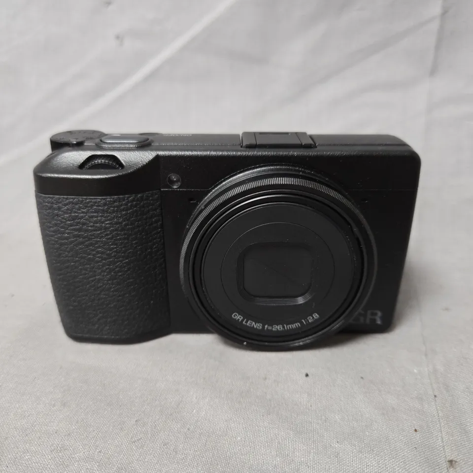 RICOH GR DIGITAL CAMERA – 28MM F/2.8, BLACK