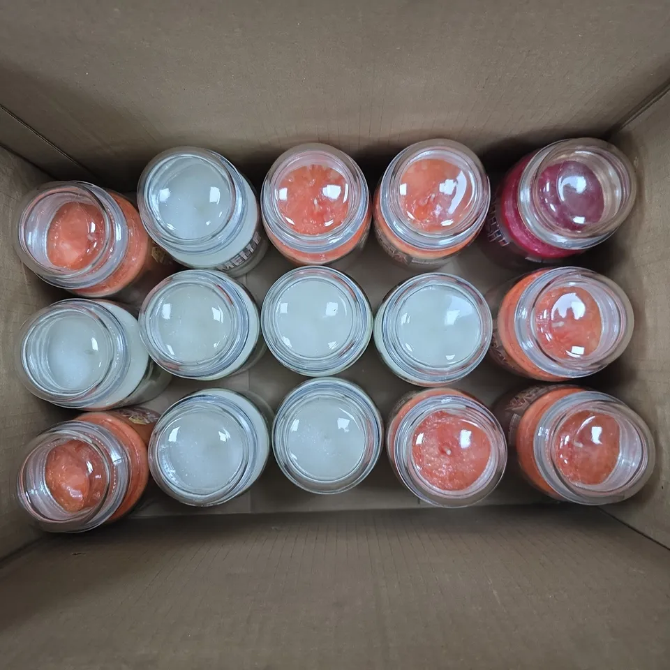 APPROXIMATELY 16 PETALI SCENTED CANDLES (FRUTTI ROSSI, ARANCIA SPEZIATA, CARAMELLE) - COLLECTION ONLY