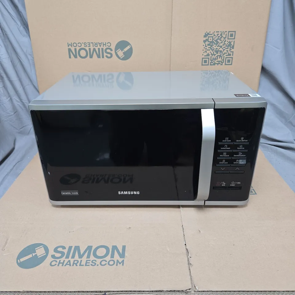 SAMSUNG MICROWAVE OVEN – BOXED
