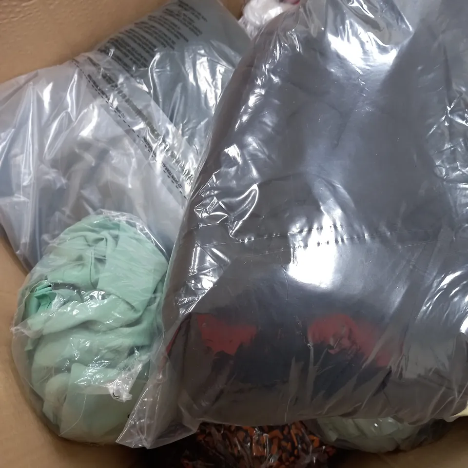 BOX OF APPROXIMATELY 15 ASSORTED CLOTHING ITEMS TO INCLUDE GREEN COAT, BLACK DRESS, LONG SLEEVE TOP ETC