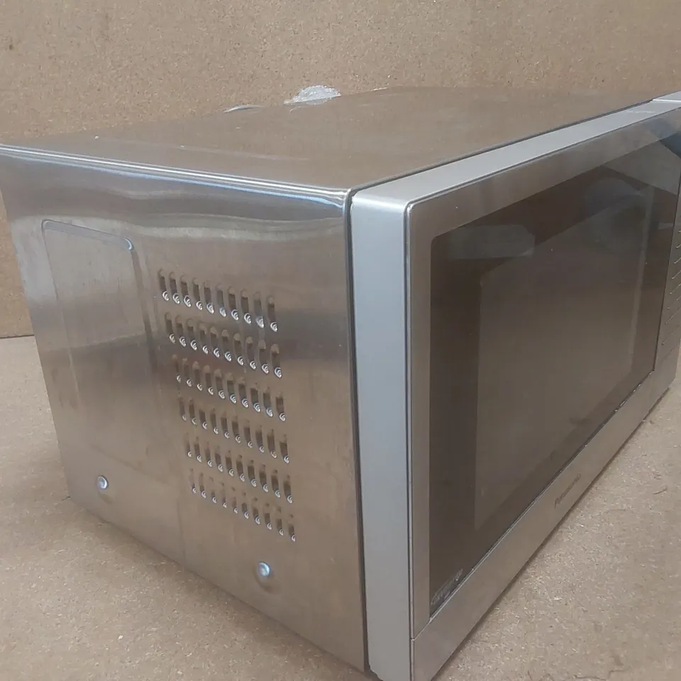 BOXED PANASONIC NN-ST48KS STAINLESS MICROWAVE OVEN 