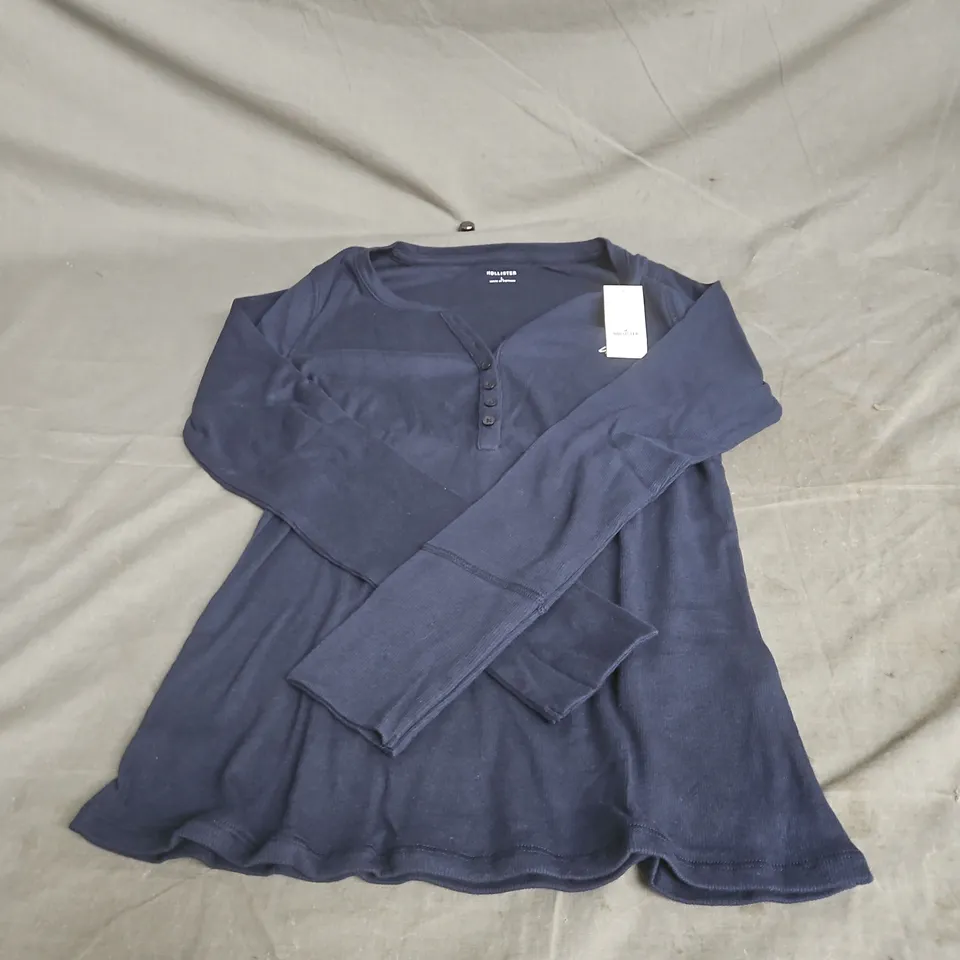 HOLLISTER LONG-SLEEVE RIBBED TOP – NAVY, SIZE L