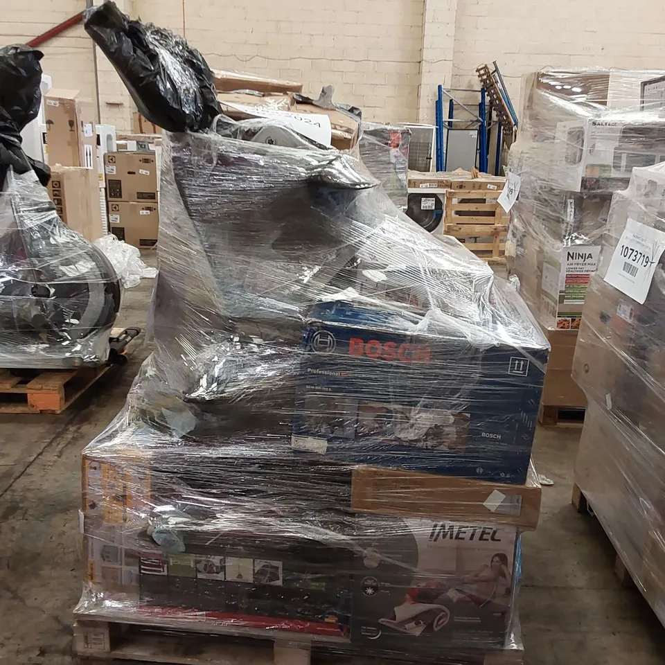 PALLET OF APPROXIMATELY 31 UNPROCESSED RAW RETURN HOUSEHOLD AND ELECTRICAL GOODS TO INCLUDE;