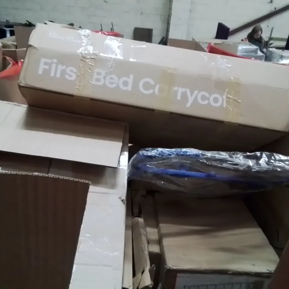 PALLET OF ASSORTED HOUSEHOLD GOODS AND PRODUCTS TO INCLUDE;SHOWER SET,CLOTHES RACK 