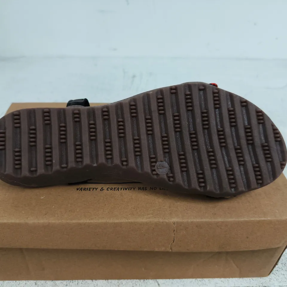 BOXED PAIR OF JO & JOE MULTICOLORED SANDALS - UK SIZE 4