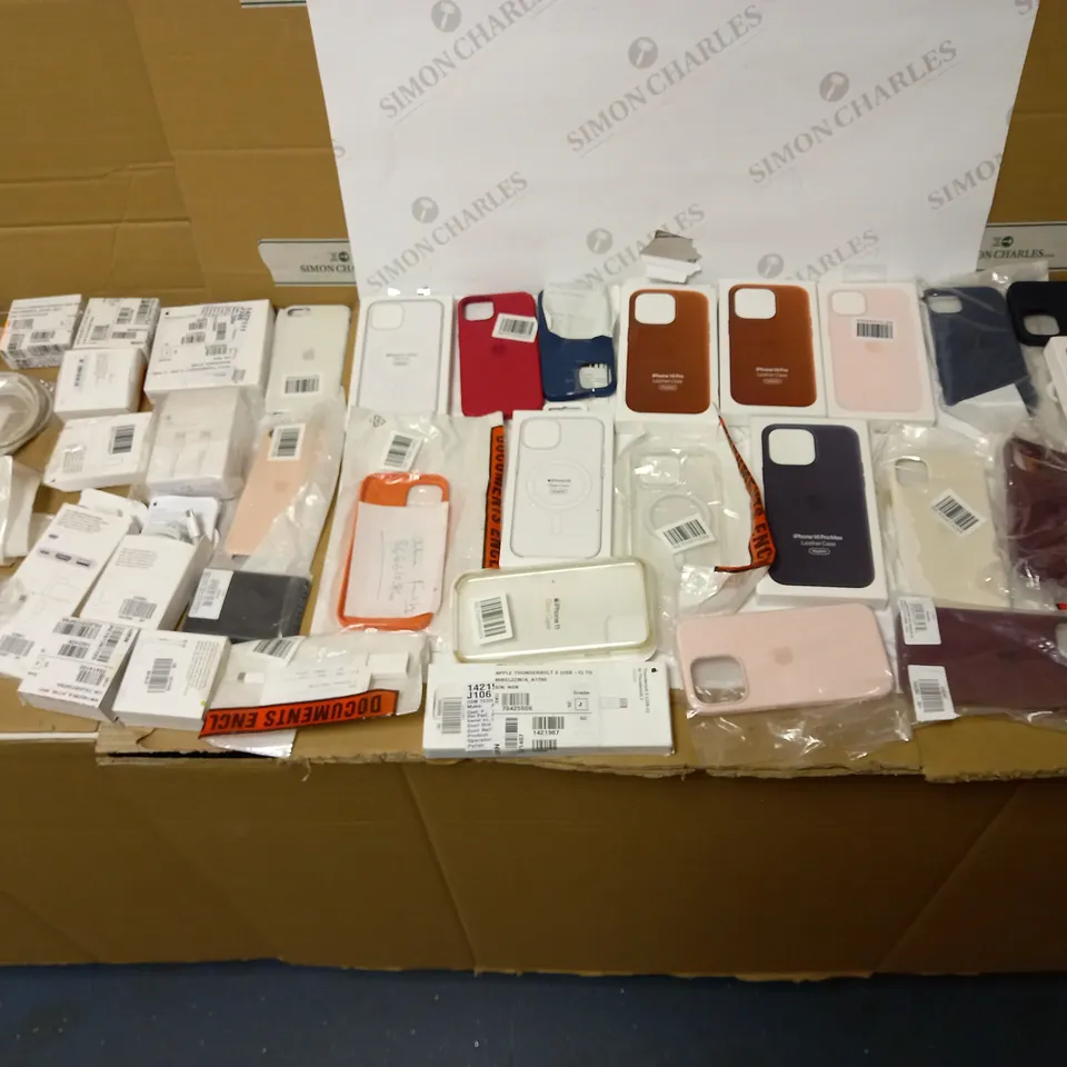 LOT OF APPROX. 38 ASSORTED IPHONE ACCESSORIES TO INCLUDE CASES, EARPHONES, ADAPTERS ETC