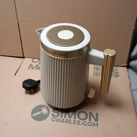 RUSSELL HOBBS 26751 KETTLE