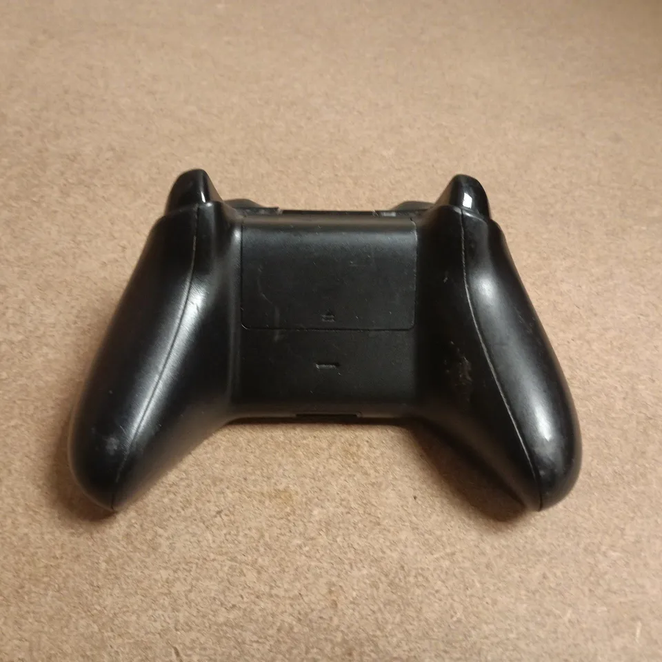 MICROSOFT XBOX ONE WIRELESS CONTROLLER IN BLACK MODEL 1537