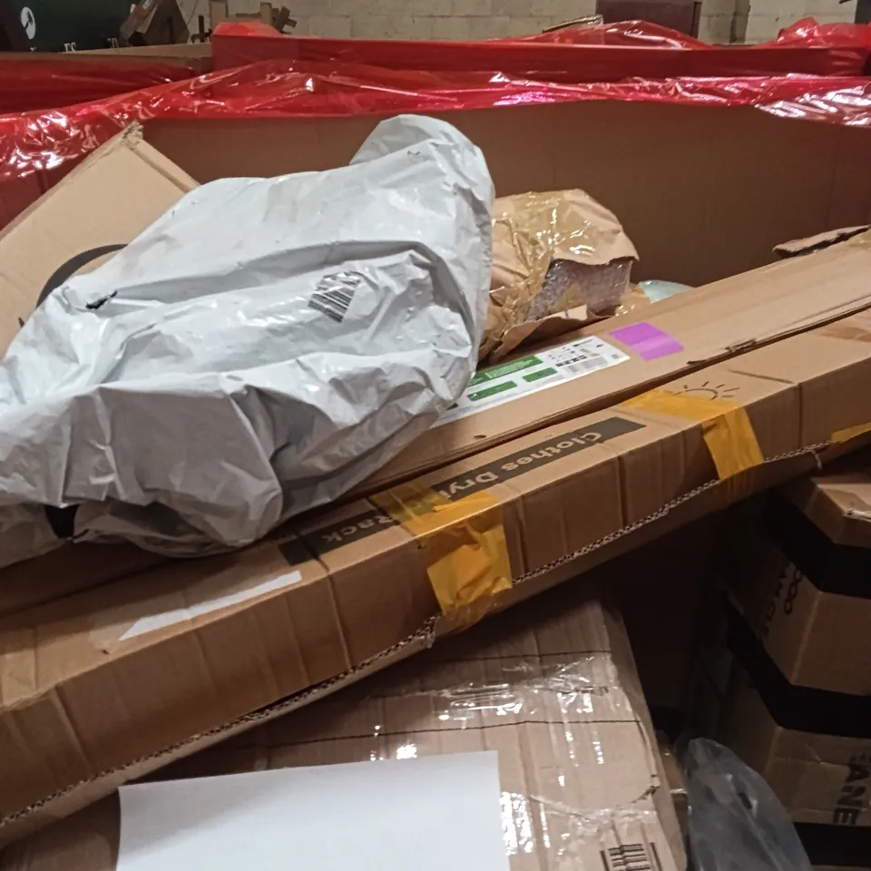 PALLET OF ASSORTED ITEMS INCLUDING - JACKET ( XL), REVERSIBLE PLAY MAT, STEAM CLEANER 