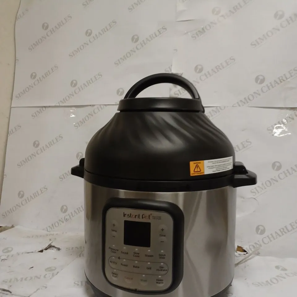 INSTANT POT DUO CRISP + AIR FRYER 8L MULTICOOKER