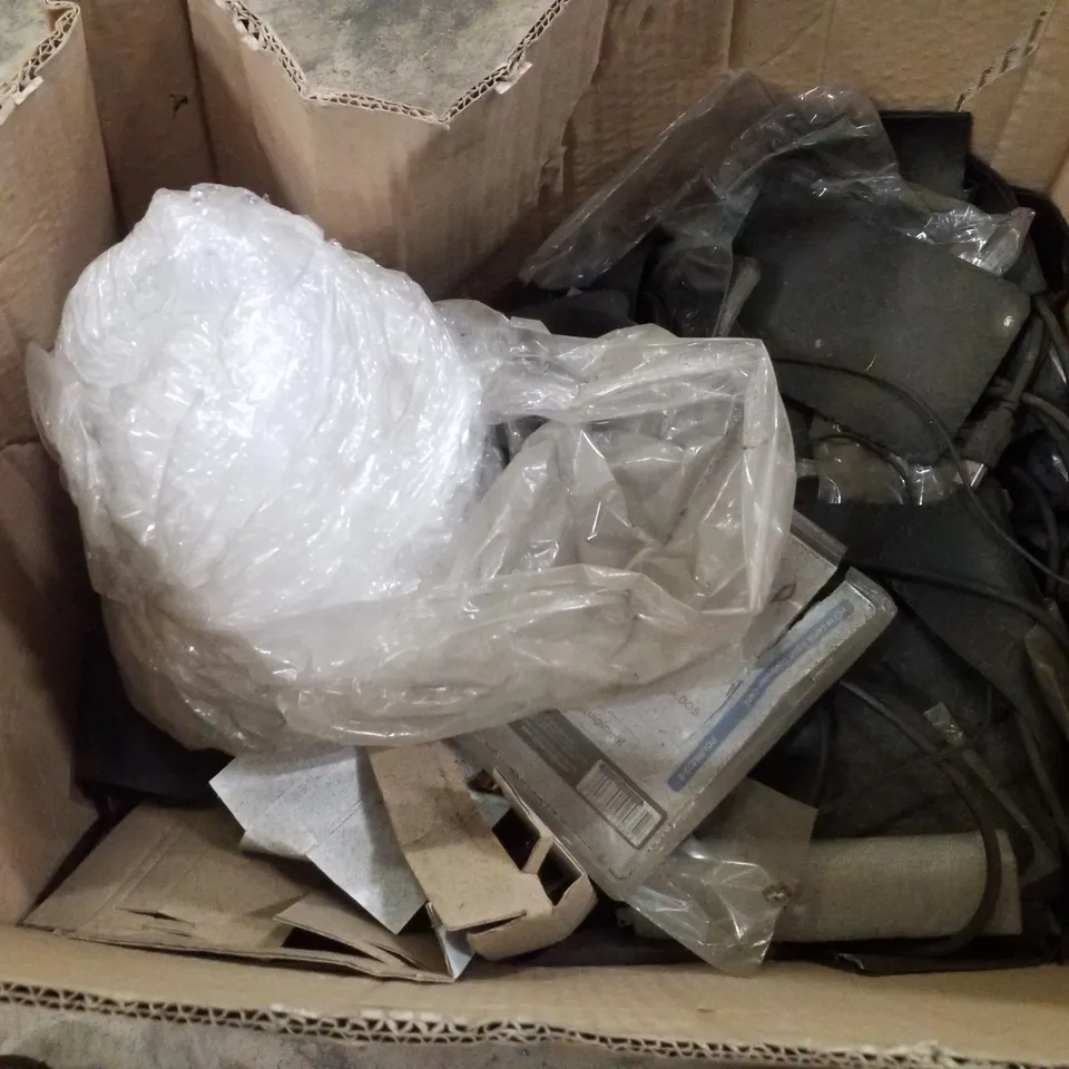 PALLET CONTAINING LARGE QUANTITY  OF DYNAMODE SURROUND SOUND HEADSETS & ASSORTED CABLES