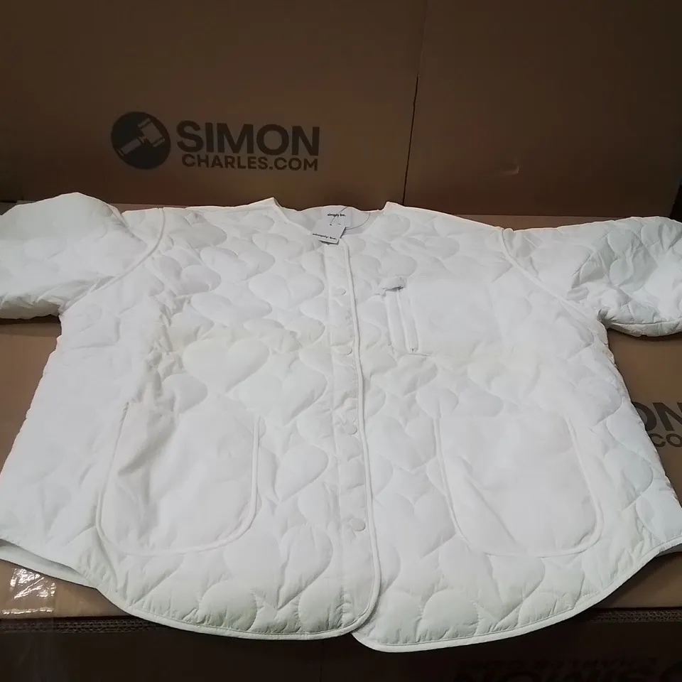 BOXED BRAND NEW APPROXIMATELY 5 SIMPLY BE QUILTED WHITE JACKET SIZE 24