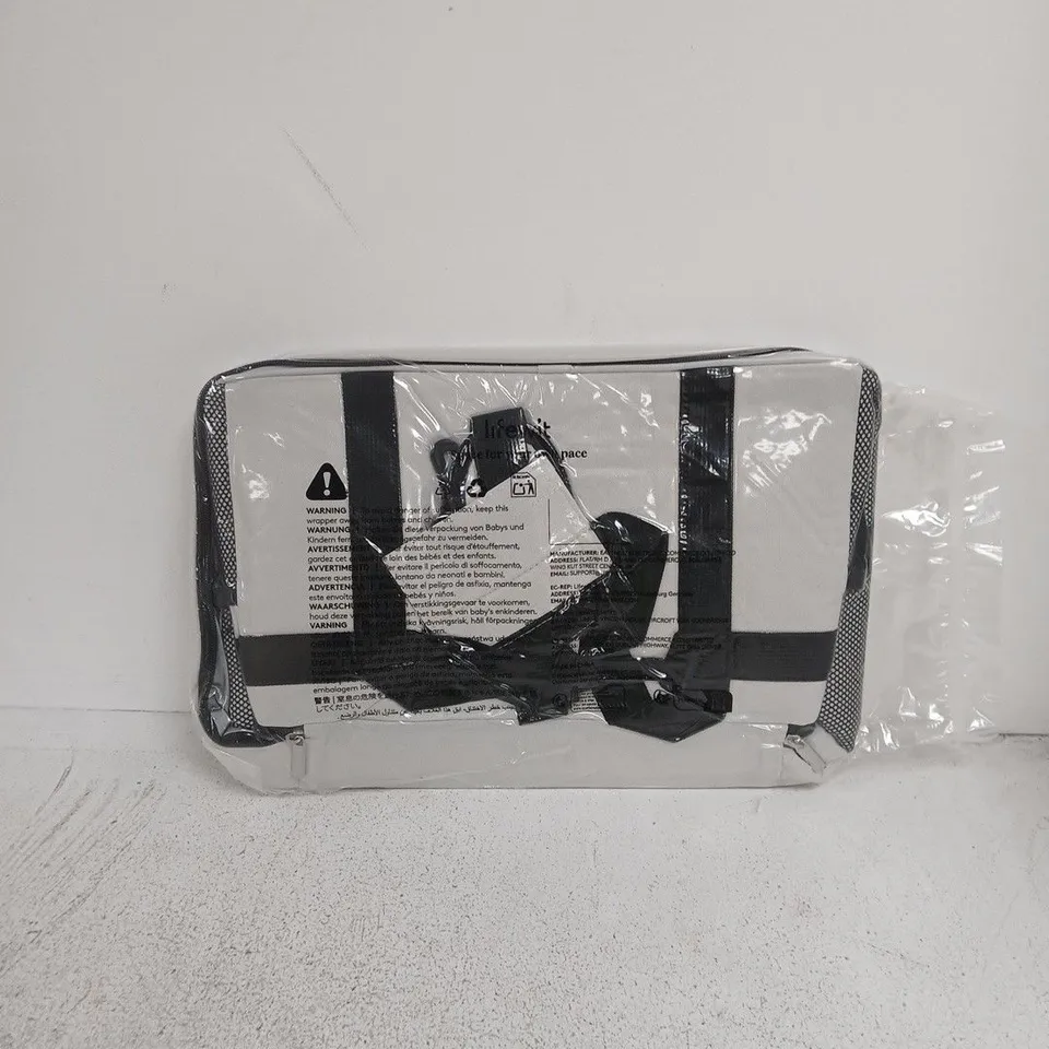 LIFEWIT BAG – GREY, SEALED IN PLASTIC