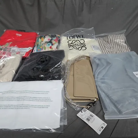 LARGE BOX OF ASSORTED CLOTHING ITEMS IN ASSORTED COLOUR, SIZES AND STYLES