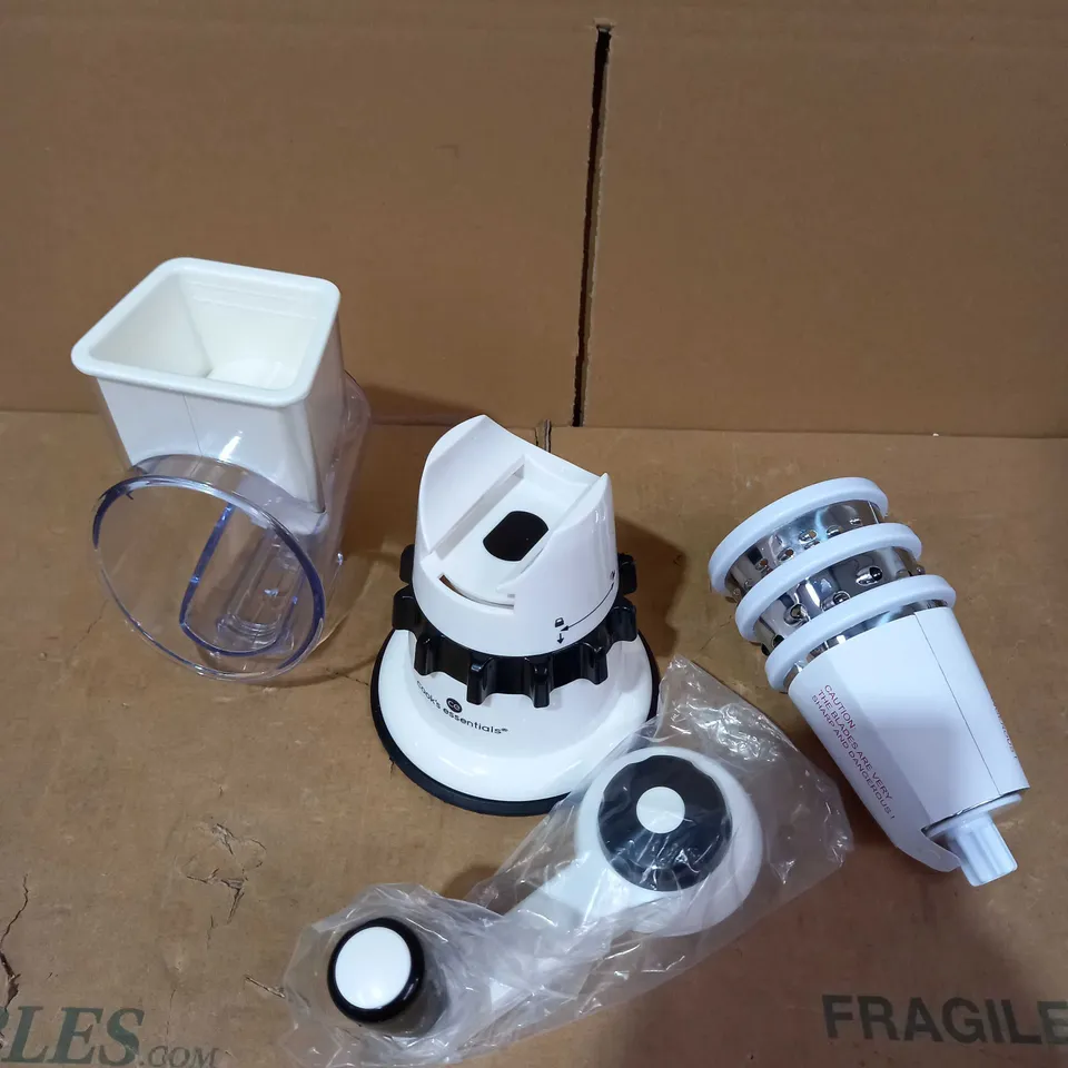 COOKS ESSENTIALS GRATRER AND SLICER