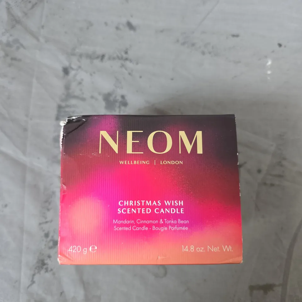 NEOM CHRISTMAS WISH SCENTED CANDLE – 420 G (14.8 OZ), MANDARIN, CINNAMON & TONKA BEAN, LONDON
