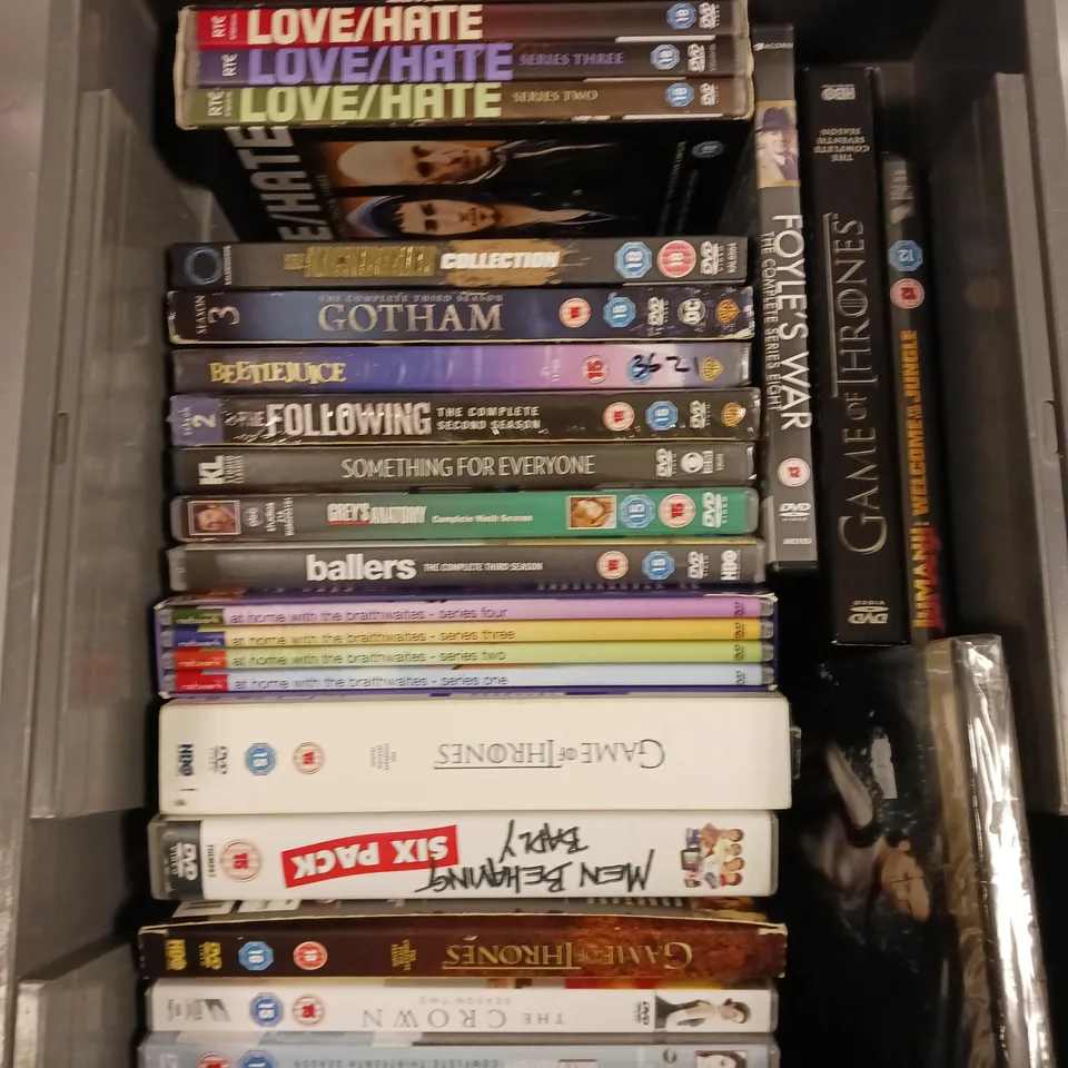 APPROXIMATELY 20 ASSORTED DVD FILMS & BOX SETS TO INCLUDE JUMANJI, TOMB RAIDER, DOWNTON ABBEY ETC 
