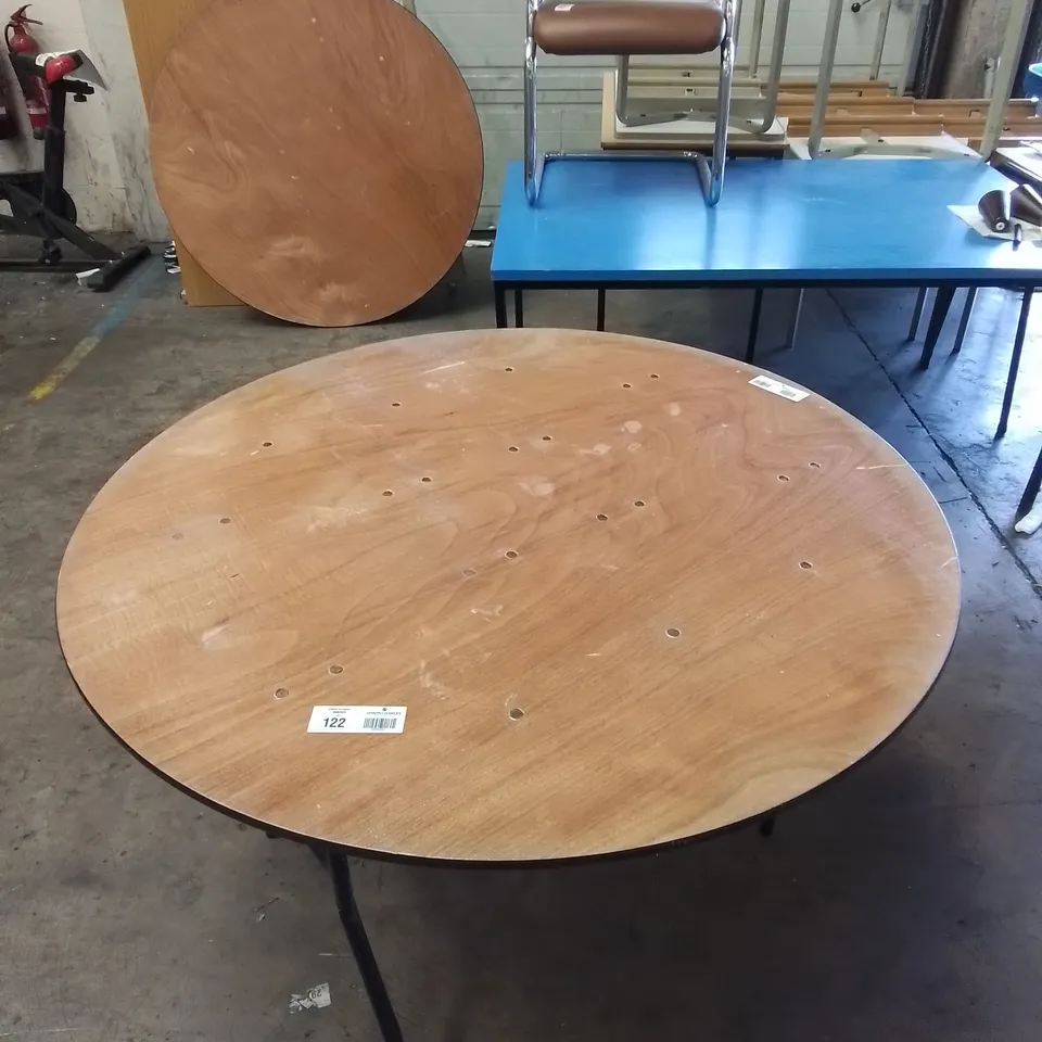 ROUND WOODEN TABLE WITH BLACK LEGS 