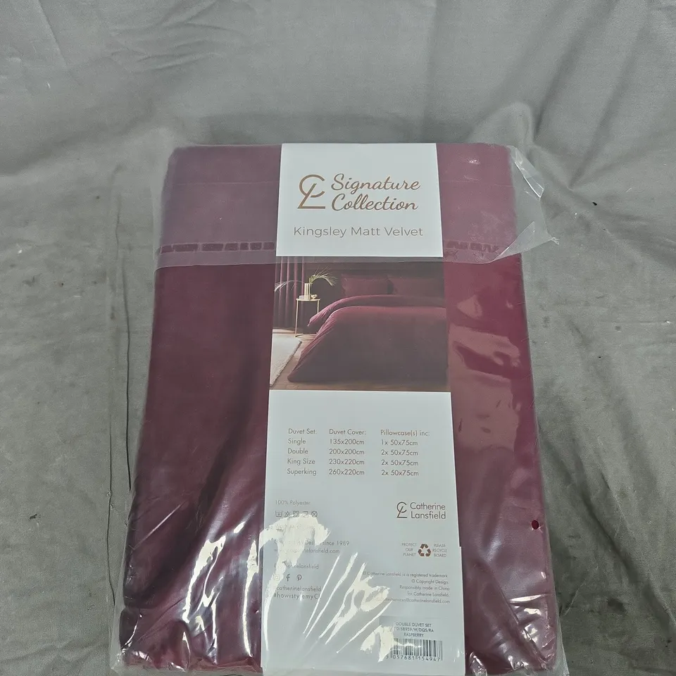 CATHERINE LANSFIELD SIGNATURE COLLECTION KINGSLEY MATT VELVET DUVET SET – DOUBLE