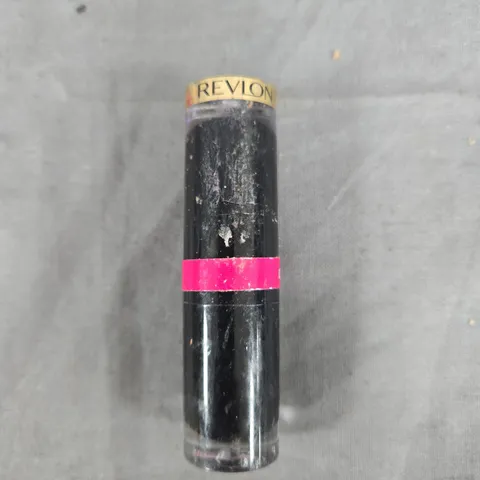 BOX OF APPROXIMATELY 65 REVLON SUPER LUSTROUS LIPSTICKS – SHADE 004 CHERRIES IN THE SNOW