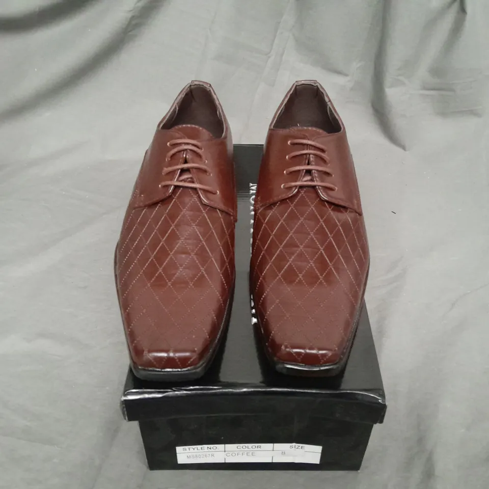 APPROXIMATELY 5 BOXED PAIRS OF MENS COFFEE COLOUR SHOES 