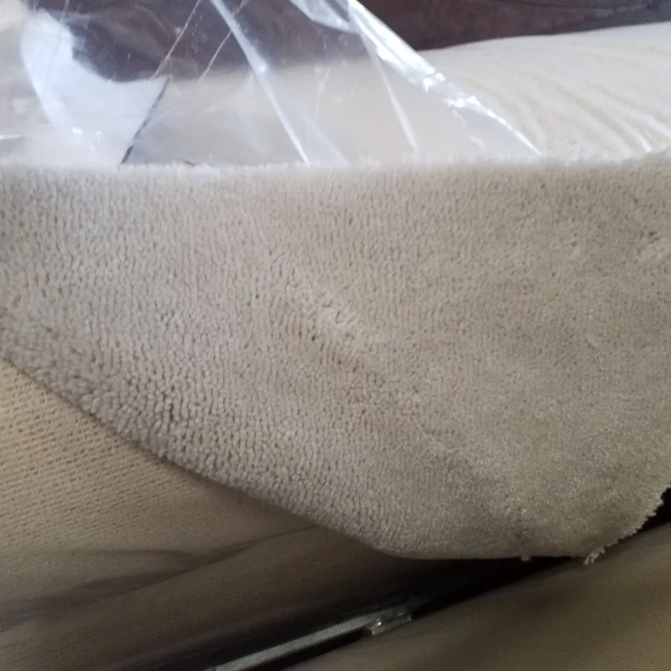 ROLL OF QUALITY ROYAL VELVET UPCROFT CARPET APPROXIMATELY 4.3×4M
