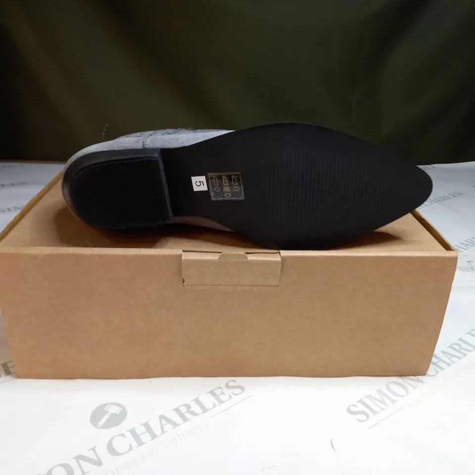 BOXED MAISON DE NIMES SUEDE WESTERN BOOTS SIZE 5